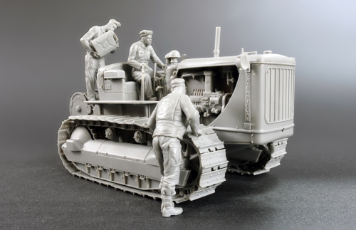35225     МI.    "Американский трактор "CATERPILLAR" с лебедкой и экипажем 3 фигуры.                                                                                                                                                                           