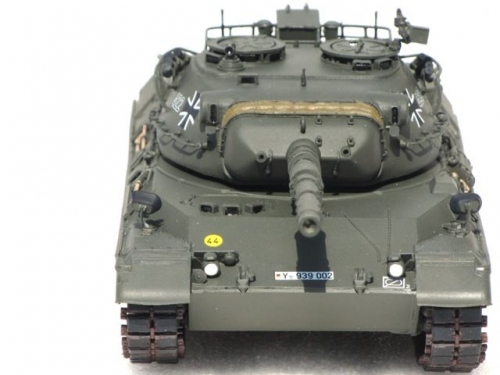374    I.    Немецкий средний боевой танк Leopard 1 A2.