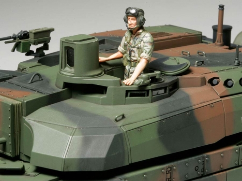35362    Т.    Французский основной боевой танк "ЛЕКЛЕРК" AMX-56 и одна фигура.