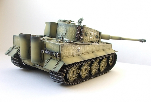 48001     AF.    Немецкий тяжелый танк "ТИГР" 1 (поздняя версия).