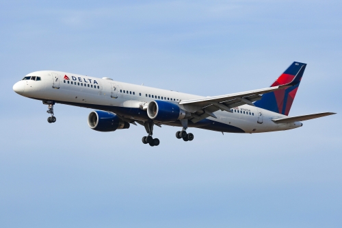 14481  В.    Американский авиалайнер Б-752 Delta