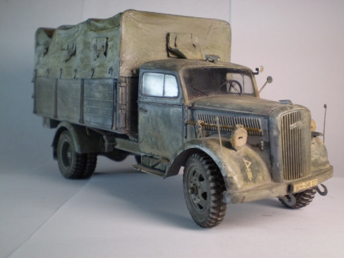 216    I.    Немецкий грузовик "ОПЕЛЬ БЛИЦ".