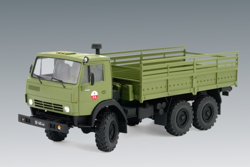 35001    IC.   Советский шестиколесный армейский грузовой автомобиль "КАМАЗ".