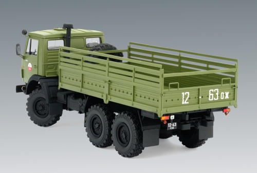 35001    IC.   Советский шестиколесный армейский грузовой автомобиль "КАМАЗ".