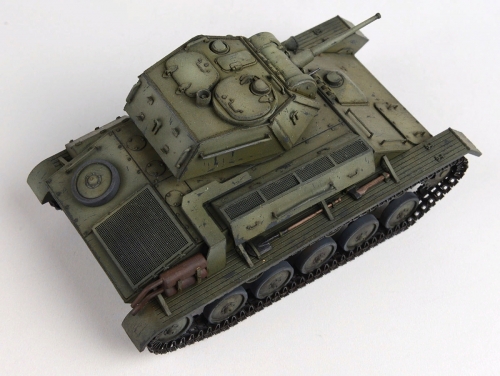35243    Mi.   Советский легкий танк Т-80 с экипажем 5 фигур.