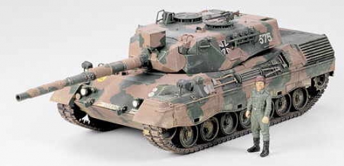35112   Т.   Немецкий танк Leopard А4 с 1 фигурой командира