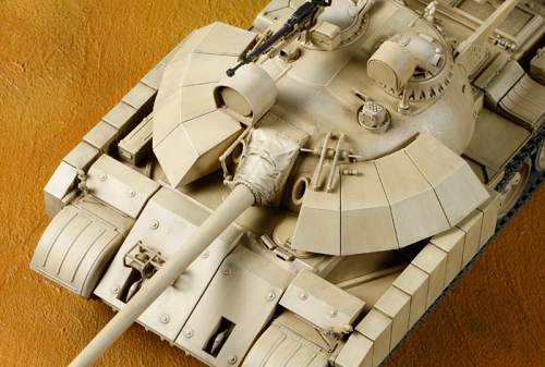 35324   Т.   Танк Т-55 "Eнигма" (Иракская армия) с 1 фигурой танкиста