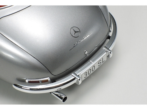 24338      T.      Немецкий автомобиль "Mercedes-Benz" 300 SL.
