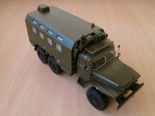 1072    AV.    Советский армейский автомобиль кунг К-375 (375Д)