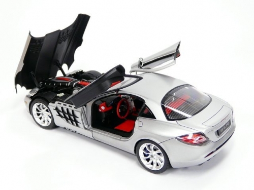24290    Т.    Немецкий автомобиль Mercedes-Benz SLR Mclaren