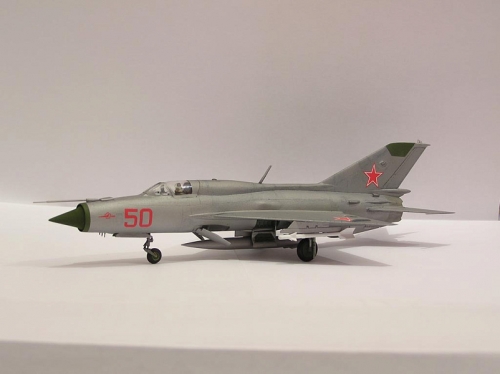 7202     З.    Советский самолет МиГ -21 ПФМ