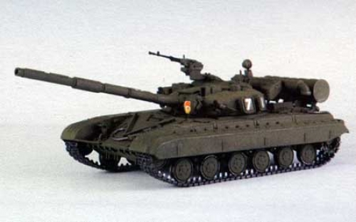 303      С.     Советский танк Т-64Б.