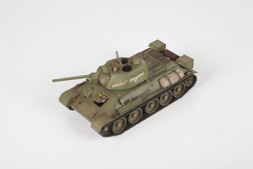 3689     З.    Советский средний танк Т-34/76 обр. 1943 г УЗТМ