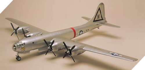 12528    Ак.    Американский тяжёлый бомбардировщик дальнего действия B-29A.