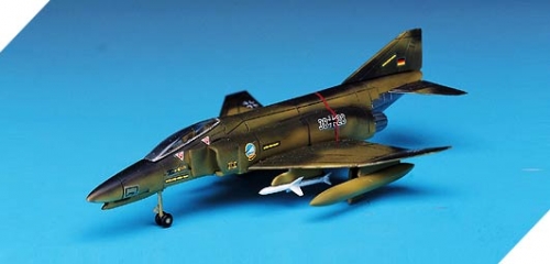 12605    Ac.  Американский самолет  F4E Фантом II