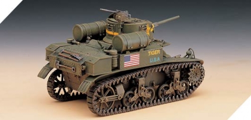 13269   АК.     Американский танк U.S. M3A1  STUART с внутренней деталировкой
