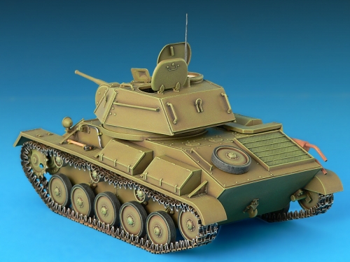 35243    Mi.   Советский легкий танк Т-80 с экипажем 5 фигур.