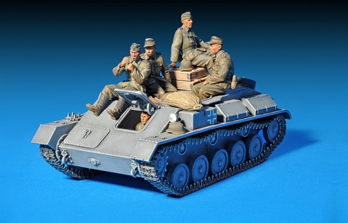 35039   Mi.   Немецкий артиллерийский тягач T-70(r) с пушкой7,62см Fk 288(r) и экипажем(5 фигур)