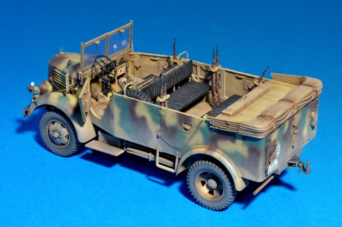 35139  MI.   Немецкий автомобиль Kfz.70 MB L1500A 4x4 с экипажем" (6 фигур)