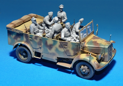 35139  MI.   Немецкий автомобиль Kfz.70 MB L1500A 4x4 с экипажем" (6 фигур)