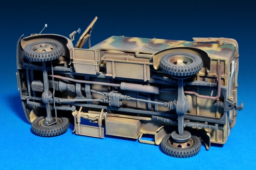 35139  MI.   Немецкий автомобиль Kfz.70 MB L1500A 4x4 с экипажем" (6 фигур)