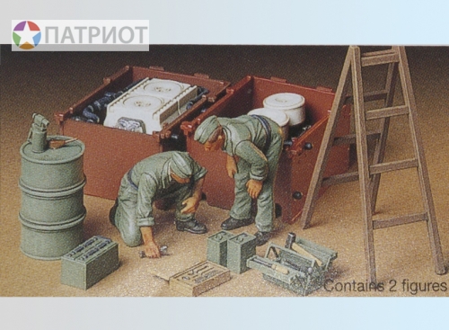 35180  Т.   Бригада по техническому обслуживанию двигателя немецкого танка (2 фигуры)