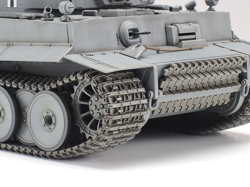 35216     T.     Немецкий танк "ТИГР" I раннее производство с 1 фигурой.