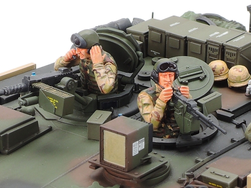 35269     Т.     Американский основной боевой танк М1А2 Abrams OIF (операция в Ираке), 2 фигуры