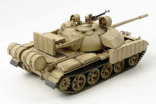 35324   Т.   Танк Т-55 "Eнигма" (Иракская армия) с 1 фигурой танкиста