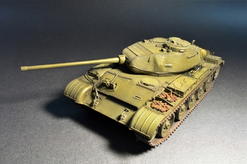 37002     Mi.    Советский средний танк "T-44M" с полным внутренним интерьером.