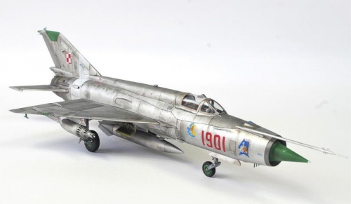 02217  Тр.  Китайский истребитель  Chinese F-7EB (версия советского  МИГ - 21)