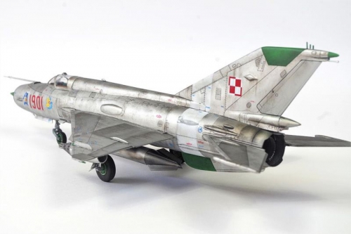02217  Тр.  Китайский истребитель  Chinese F-7EB (версия советского  МИГ - 21)
