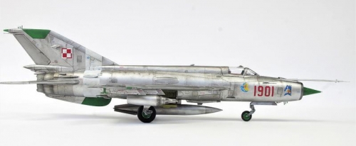 02217  Тр.  Китайский истребитель  Chinese F-7EB (версия советского  МИГ - 21)