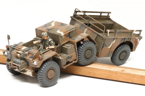 35330   Т.  Американский автомобиль 6x6 M561 Gamma Goat с фигурой водителя.