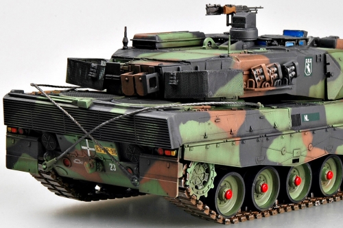 82423     НВ.    Немецкий танк Leopard 2 A5/A6NL MBT.