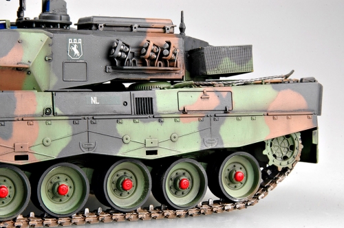 82423     НВ.    Немецкий танк Leopard 2 A5/A6NL MBT.