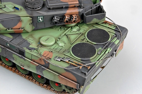 82423     НВ.    Немецкий танк Leopard 2 A5/A6NL MBT.