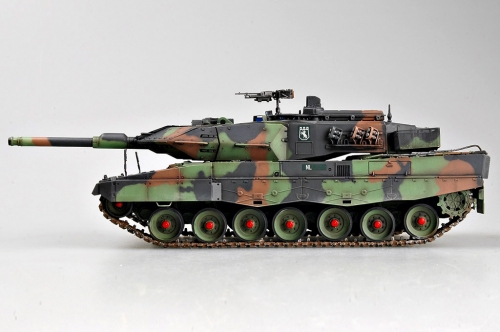 82423     НВ.    Немецкий танк Leopard 2 A5/A6NL MBT.