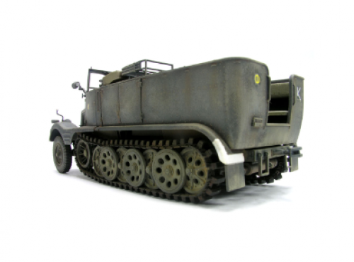 35040     AF.    Немецкий полугусеничный тягач SDKFZ11 3 ton.