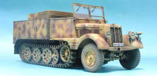 AF35051     AF.    Немецкий полугусеничный БТР Sd.Kfz.11/4 Nebelkraftwagen
