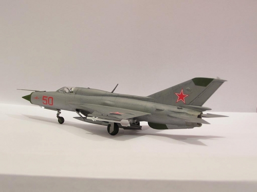 7202     З.    Советский самолет МиГ -21 ПФМ