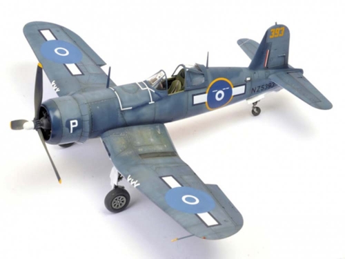 0835    S.    Американский самолет  F4U-1 Корсар