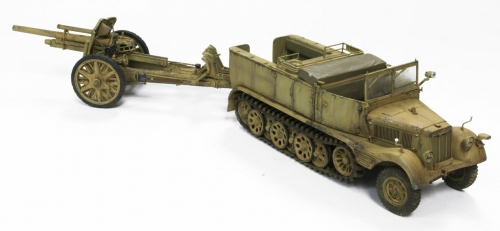 AF35S48     AF.     Немецкий тягач Sd.Kfz.11 и гаубица  leFH18.