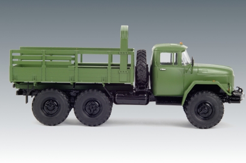 35515   IC.  Советский армейский грузовой автомобиль ЗиЛ-131