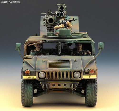 13250    Ак.   Американский автомобиль  M966 Hummer TOW  и 3 фигуры