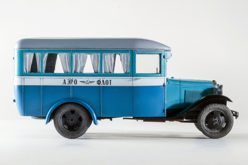 38005    Mi.   Советский  пассажирский автобус ГАЗ-03-30