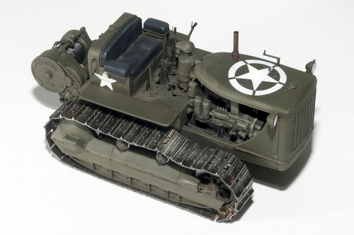 35225     МI.    "Американский трактор "CATERPILLAR" с лебедкой и экипажем 3 фигуры.                                                                                                                                                                           