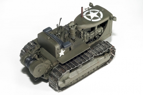 35225     МI.    "Американский трактор "CATERPILLAR" с лебедкой и экипажем 3 фигуры.                                                                                                                                                                           