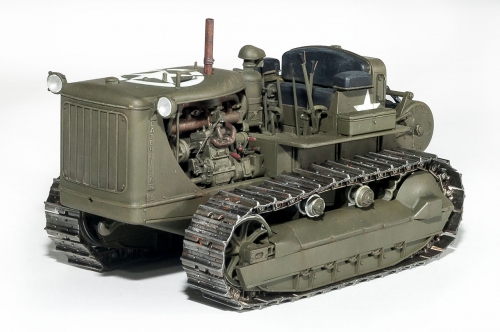 35225     МI.    "Американский трактор "CATERPILLAR" с лебедкой и экипажем 3 фигуры.                                                                                                                                                                           