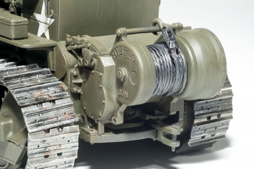 35225     МI.    "Американский трактор "CATERPILLAR" с лебедкой и экипажем 3 фигуры.                                                                                                                                                                           